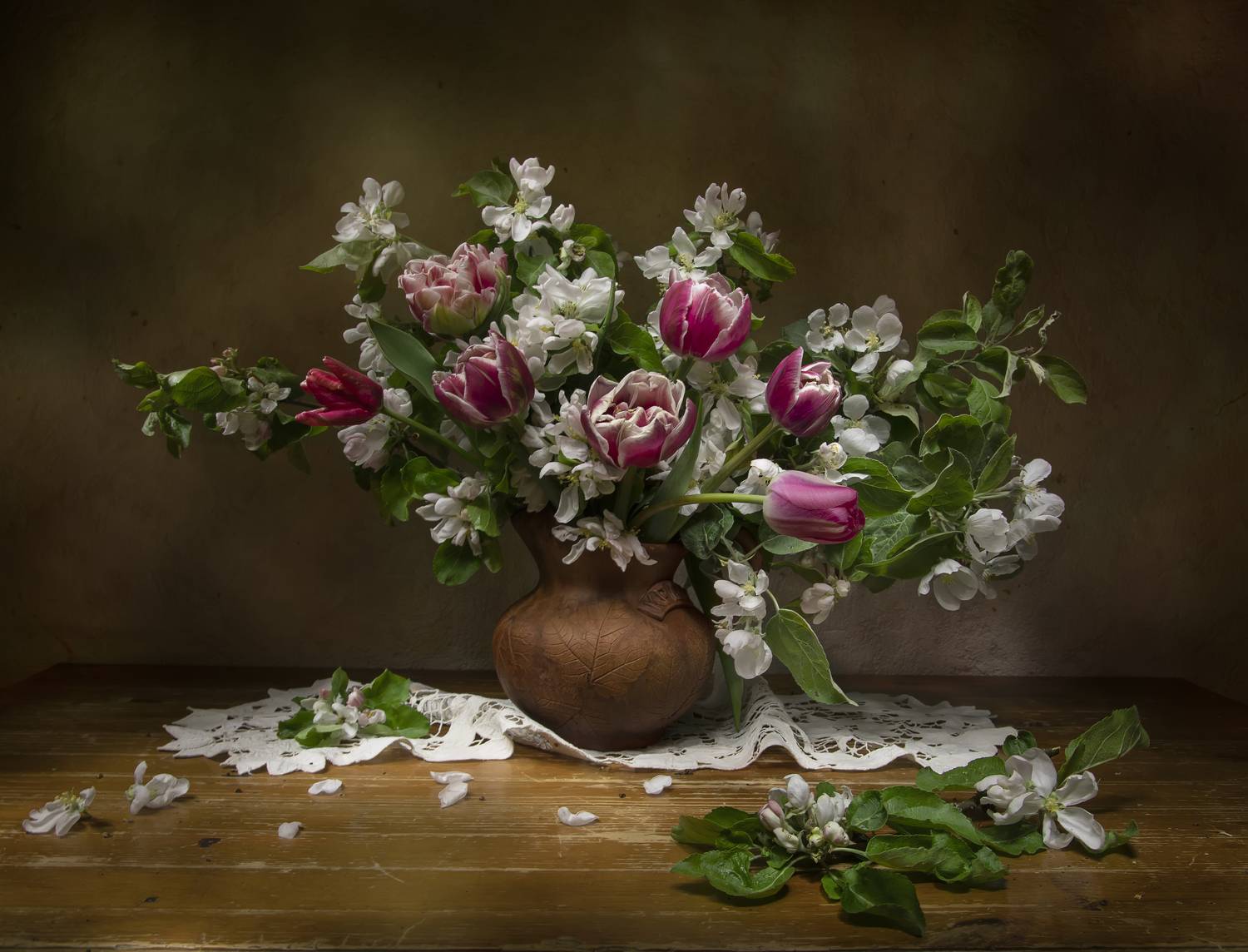 натюрморт, тюльпаны. яблоня, Феденкова Татьяна