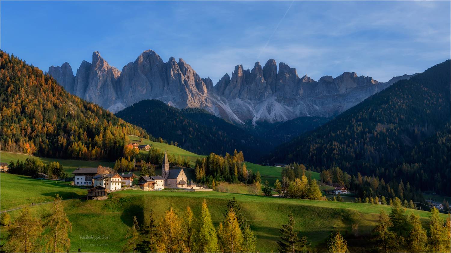доломитовые альпы,santa maddalena,деревня,val di funes,осень,odle,италия,alps,ranui,san giovanni,церквушка,hills,mountain, Гори Василий
