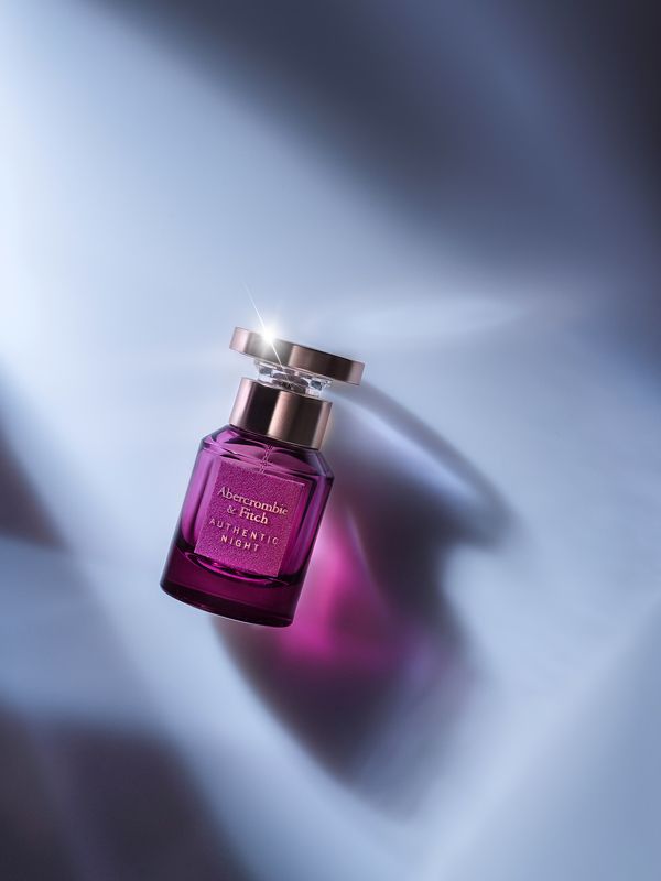 предметное фото, эстетика, парфюм, стекло, свет, тени Предметный минимализм фото превью