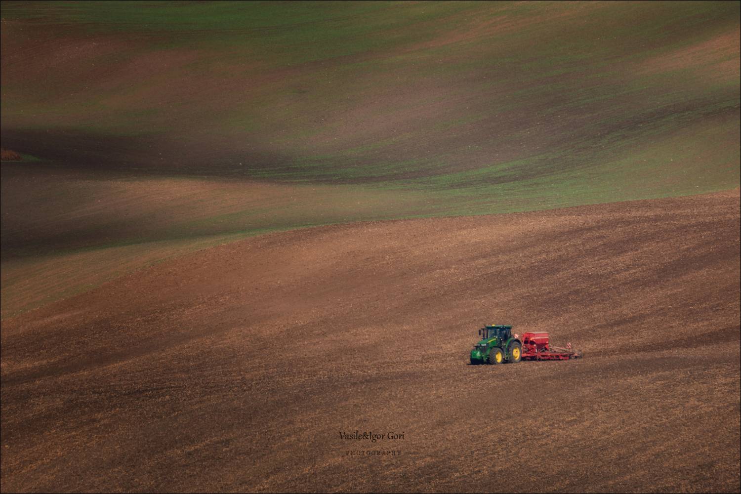 south moravian,пейзаж,линии,южная моравия,lines,свет,czech,осень,чехия,landscapes,полевыё работы,трактор,nature,agriculture,rural, Гори Василий