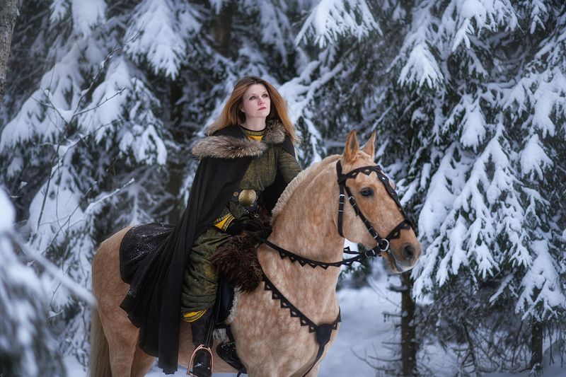 лошадь, лес, природа, животные, анималистика, фэнтези В тайге фото превью