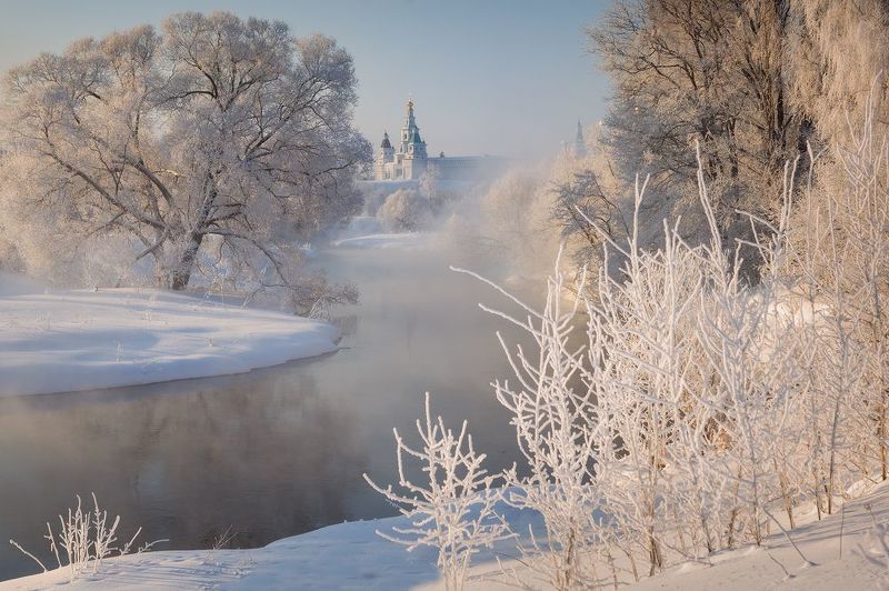 истра, храм, туман, подмосковье, зима Зимний этюд фото превью