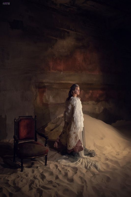 портрет, сюрреализм, девушка, fashion, песок, студия, мотылек Песок фото превью