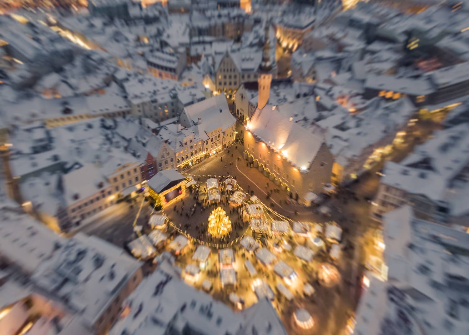 #christmasspirit #christmas #christmasmarket #holidayseason #beautifuldestinations #wintermood #wintermagic #winterwonderland #snowsnowsnow #tallinn #tallinnoldtown #tallinngram #tallinn_city #visittallinn #visitestonia #ilusadeestipaigad #eesti #estonian, Nikolai Mordan