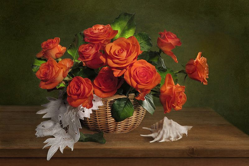 натюрморт,коралловые розы,ракушка,корзина,салфетка Коралловые розы фото превью
