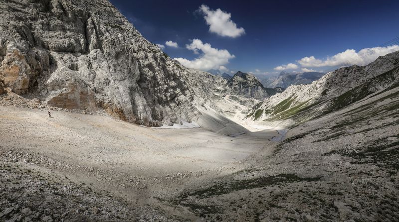 словения, горы, бовец, человек, облака, Человек и горы фото превью