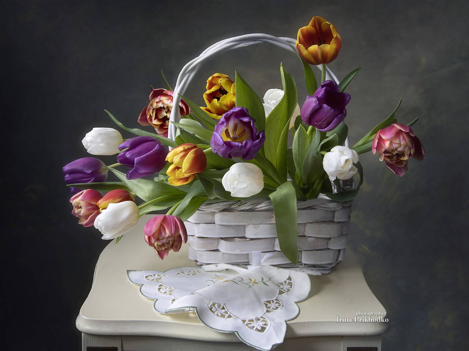 натюрморт, цветы, корзина цветов, тюльпаны, Приходько Ирина