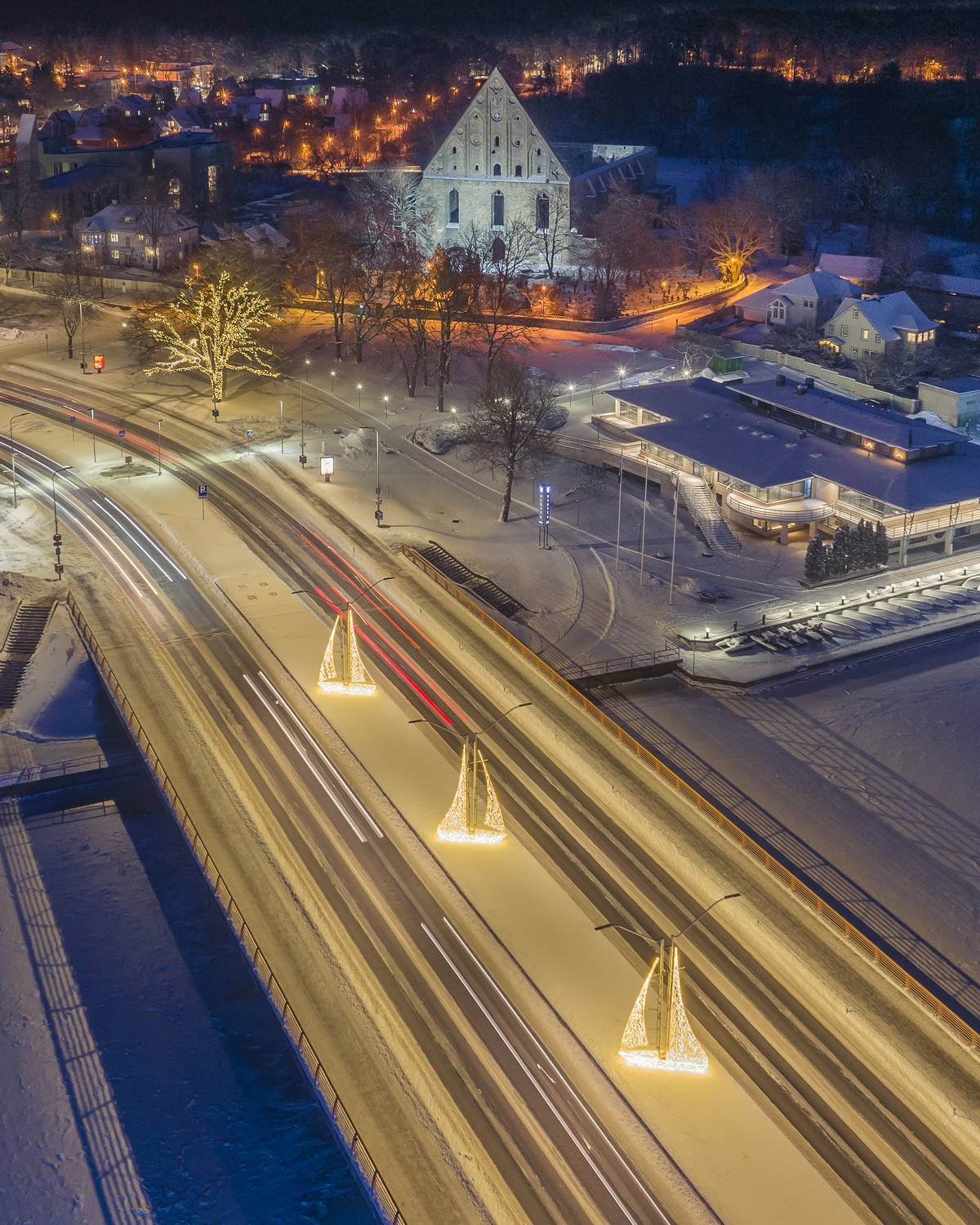 #visitestonia #tallinn #tallinngram #dronephotography #dronelife #dronepilot #dji #droneoftheday #cityscapes #nightphotography #longexposure_shots #longexposureoftheday #cityskyline #beautifuldestinations #rooftops #traveldestination #highabove #snow #win, Nikolai Mordan