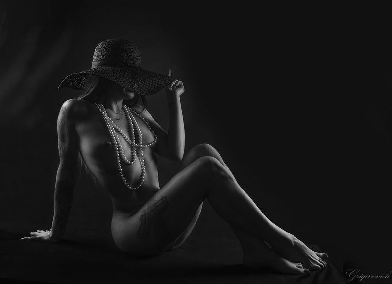 девушка. портрет. красота. чувственность, эротизм, бусы. шляпа Екатерина фото превью