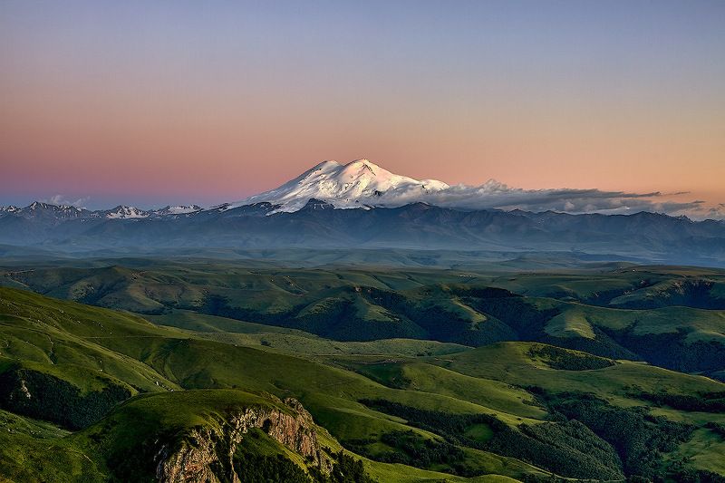 Эльбрус на закате фото превью