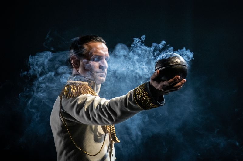 Война и мир, Римас Туминас, Виктор Добронравов, театр Война и мир. Андрей Болконский фото превью