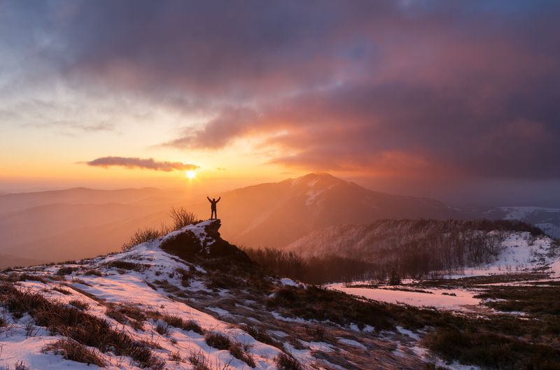 bieszczady Beautiful spring sunrise in the Bieszczady National Park фото превью
