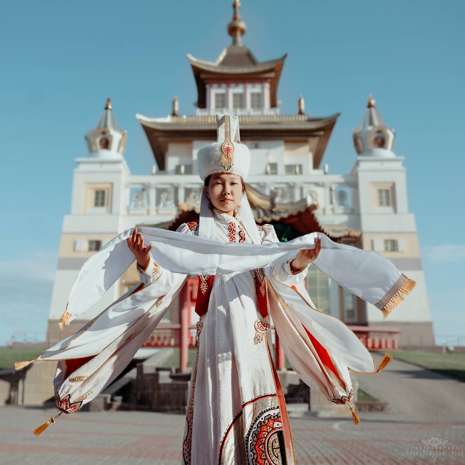 храм, традиции, калмыкия, девушка, белый, буддизм, калмыки, народы, религия, Кулакова Екатерина