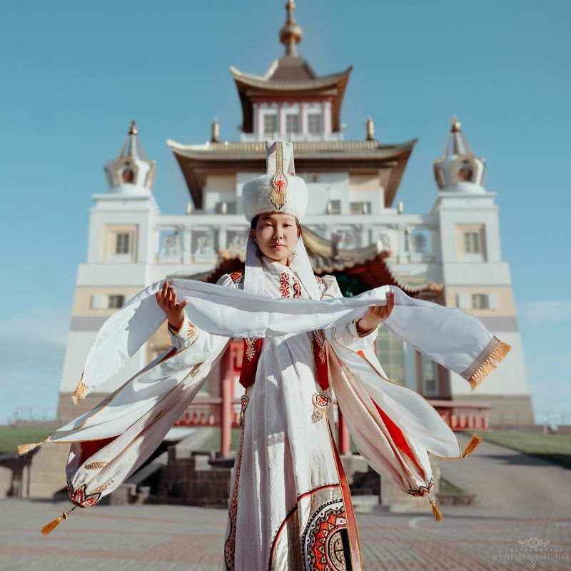 храм, традиции, калмыкия, девушка, белый, буддизм, калмыки, народы, религия Калмыкия приветствует! фото превью