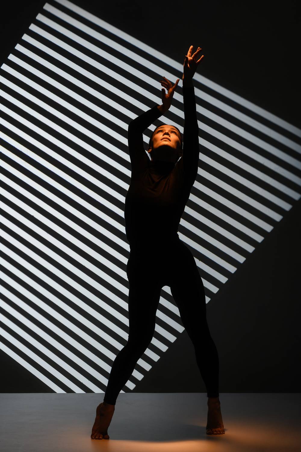 девушка, танец, свет, студия, концептуально, силуэт,, Антон Ростовский