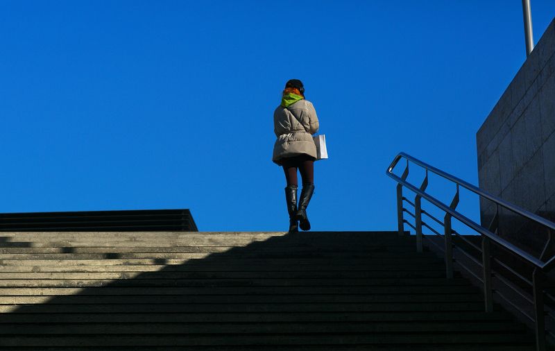 город, цвет, голубой цвет, метро, весна, тени Городские картинки фото превью