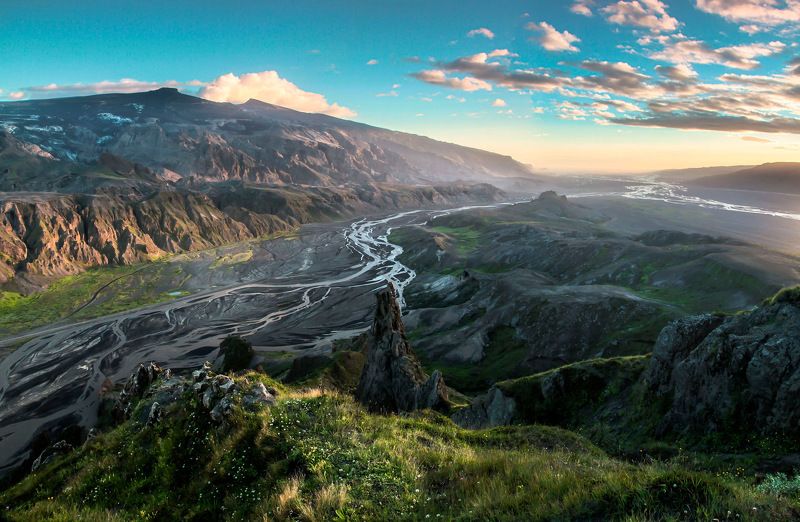 Eyjafjallajökull is still smokes фото превью