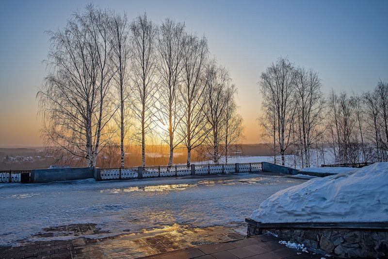 март, солнце, восход, набережная, снег Мартовское солнце фото превью