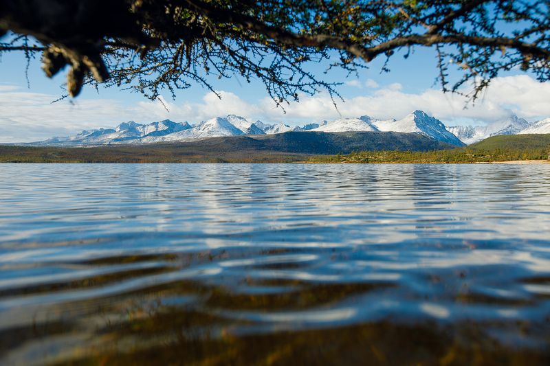 Колыма, Джека лондона, горы, пейзаж, озеро Заснеженные вершины: осень на озере Джека Лондона фото превью