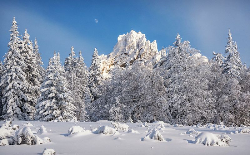 снег, зима, башкирия, башкортостан, пейзаж, луна, сугробы, горы, скалы В снежной глазури фото превью
