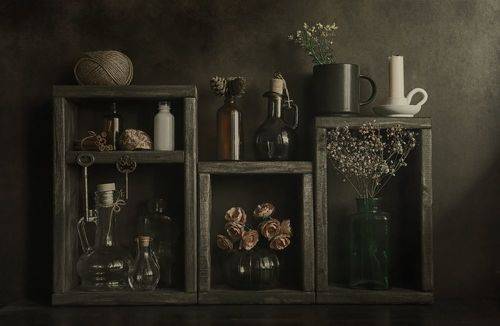 Полки, винтаж, скромная посуда...