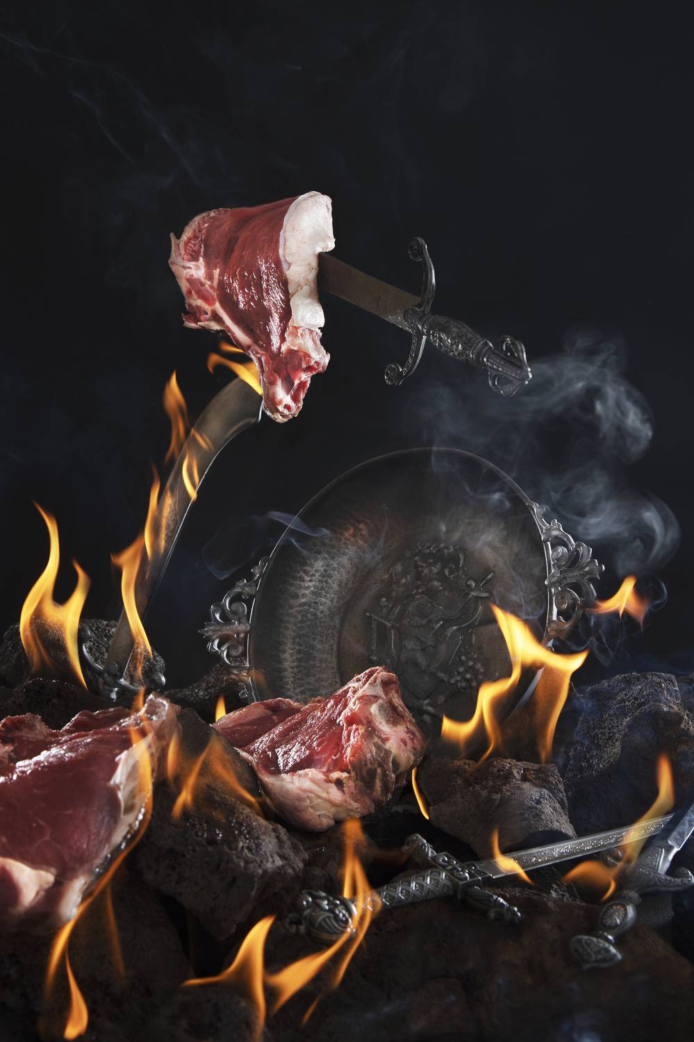 мясо, огонь, жарить,еда, приготовление, кинжалы, оружие, костер, блюдо, олово, камни,, Kostomarova Alla