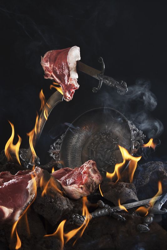 мясо, огонь, жарить,еда, приготовление, кинжалы, оружие, костер, блюдо, олово, камни, Мужская еда фото превью