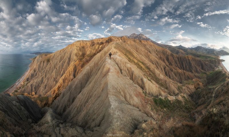крым, фототур, пейзаж, горы,  Холмы у берега моря фото превью