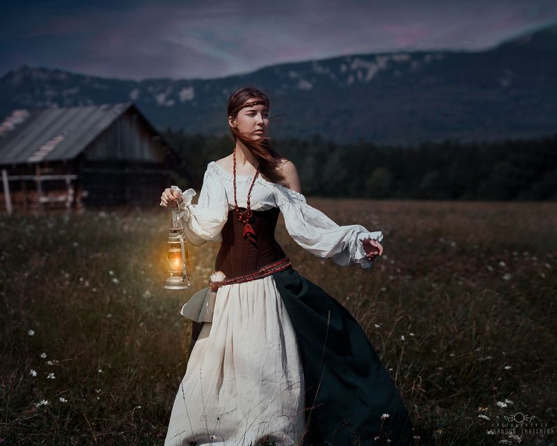 горы, девушка, урал, деревня, ведьма, домик, природа Домик молодой травницы фото превью