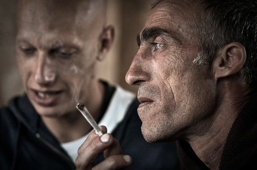 Покурить, помолчать.