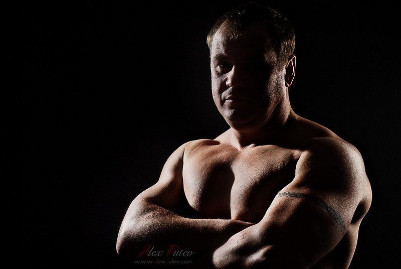гора,мышцы,мужчина,свет,тень ***** фото превью