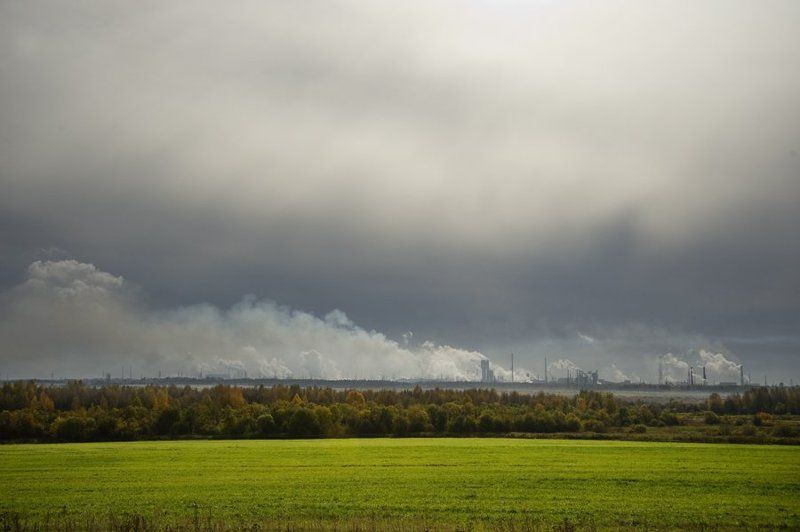 череповетский завод,металургия,дым,облака,солнце,контровик, Небесные ужасы Череповца фото превью