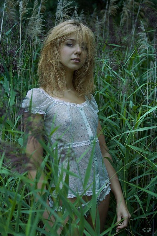 Хлоя ближе к морю фото превью