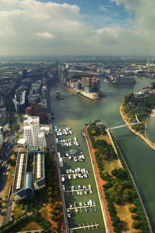 германия, дюссельдорф, город, набережная, река, рейн, вода, парк, дерево, здание, архитектура, яхта, небо, осень, день, улица, панорама, dyadyavasya На берегу Рейна фото превью