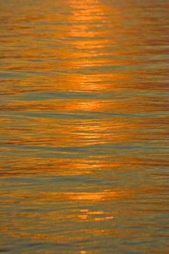 Закатно-морская абстракция