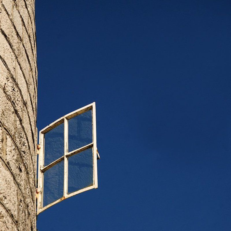 окно, абстракция Окно в небо. фото превью