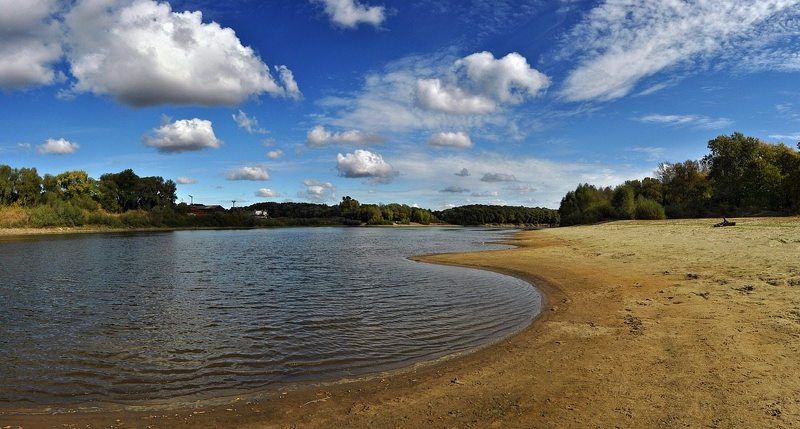 На речной косе фото превью