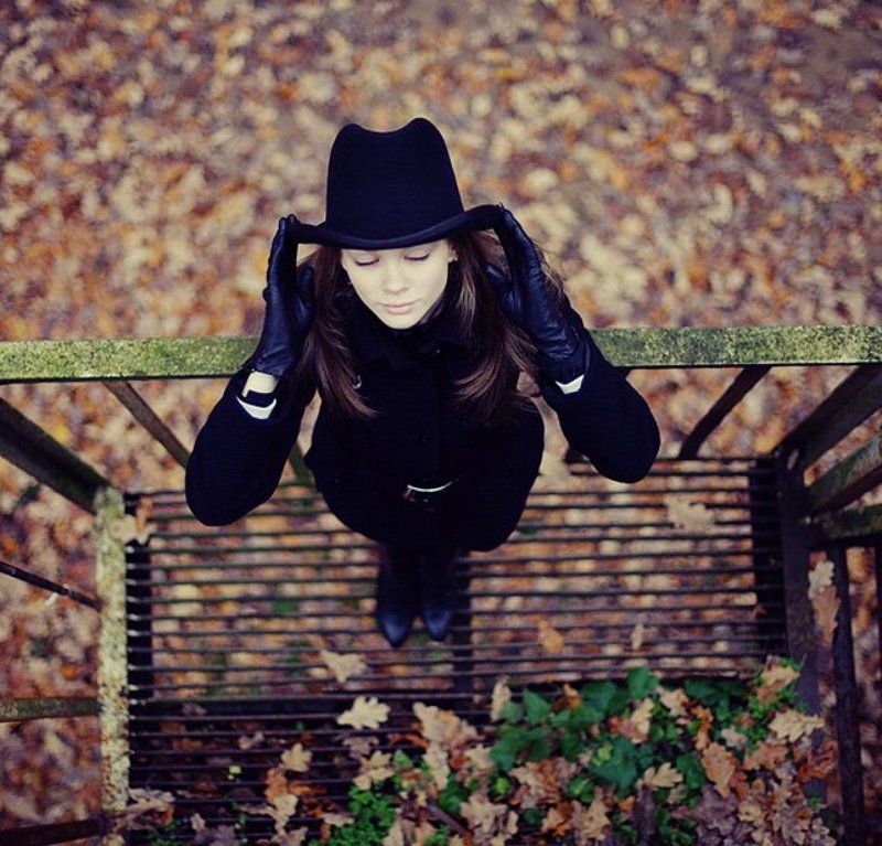 Autumn breeze...