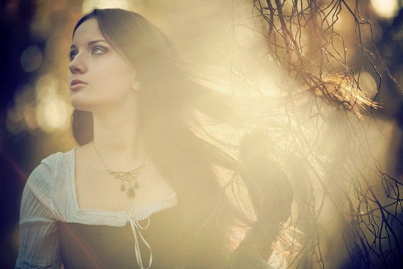 девушка, портрет, свет, ветка, сказка, осень Слушай осень... фото превью