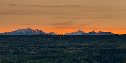 Осенний закат Мезмайской котловины