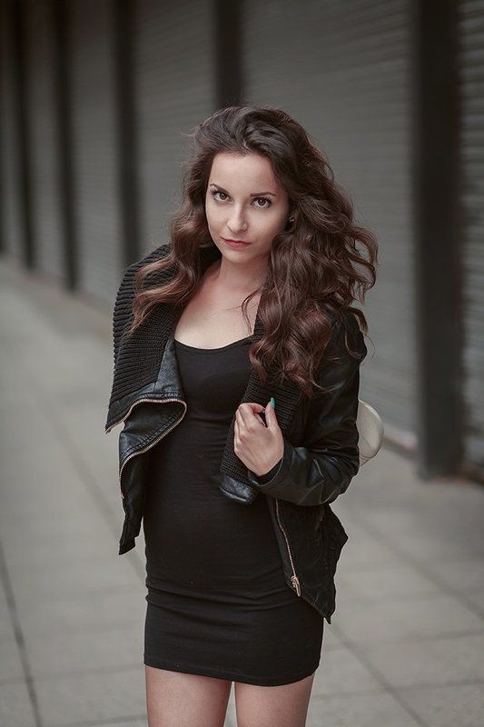 Portrait photoshoot bokeh retouch В града фото превью