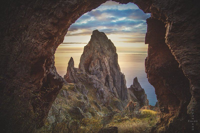 Крым, ноябрь,скалы г.Кара-Даг. фото превью