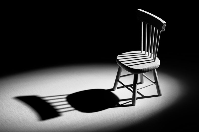 Lonely chair фото превью