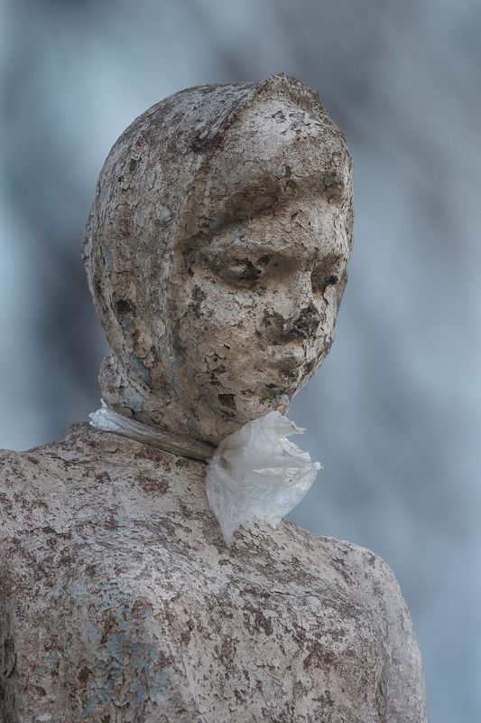 портрет, скульптура, СССР, Мамоново, Россия, Совок, фотография, девочка, разрушения, Свирин Вадим, 2022, portrait, sculpture, USSR, Mamonovo, Russia, Scoop, photography, girl, destruction, Vadim Svirin Девочка с платочком. фото превью