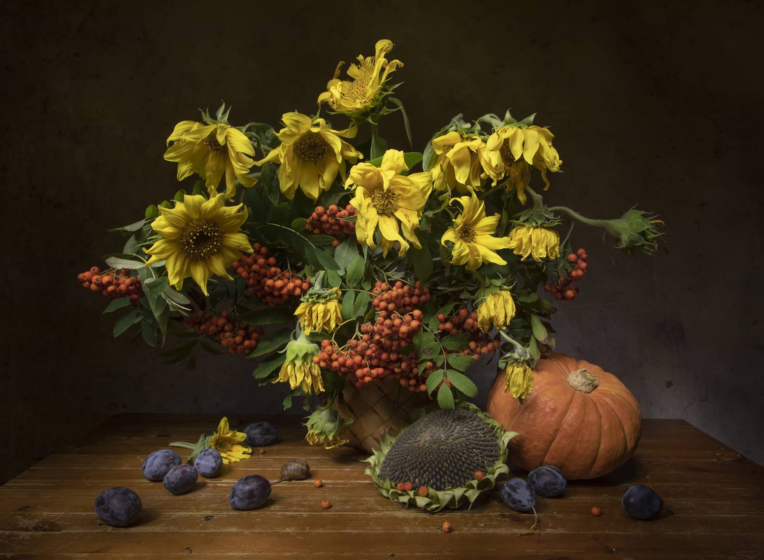 натюрморт, тыква, рябина, подсолнух, сливы, Феденкова Татьяна