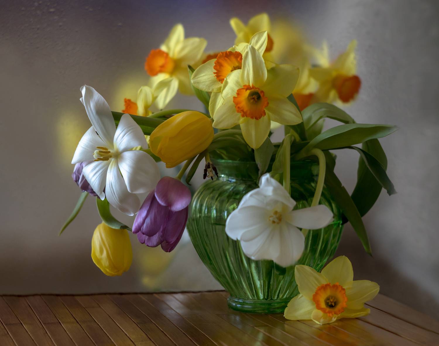 натюрморт,декор,ваза,весна,макро,цветы,флора,лепестки,тюльпаны,нарцисы,антонина яновска,сanon eos m50,, Антонина Яновска