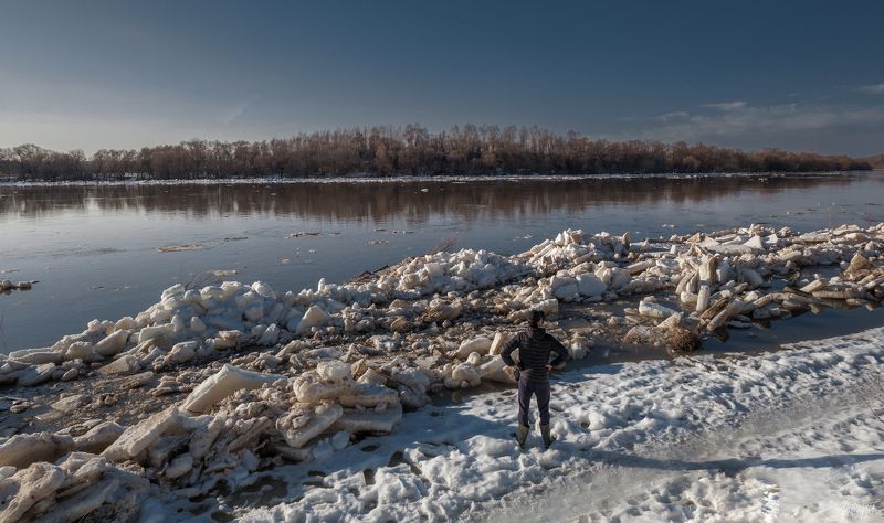 Половодье и ледоход на Оке в районе Поленово фото превью