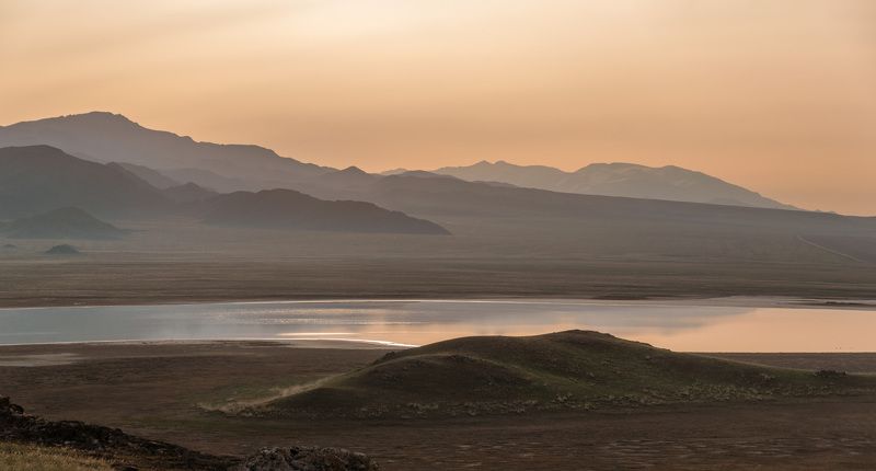 юго-восточный казахстан, северный тянь-шань, горы, солёное озеро тузколь, рассвет Тузколь фото превью