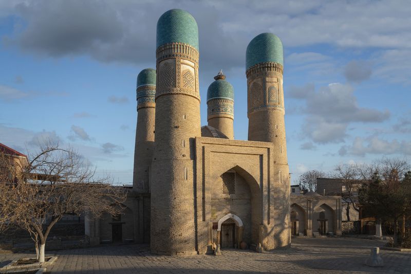 Медресе Чор-Минор, Бухара, Узбекистан фото превью
