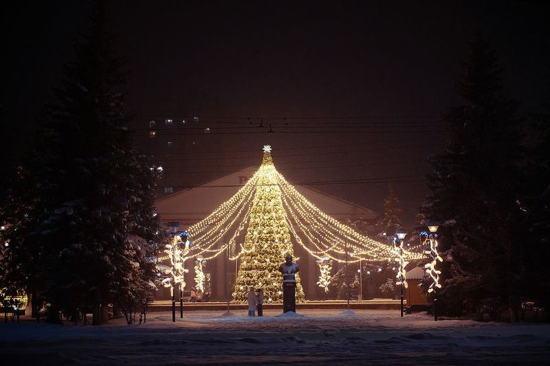 новый год, гирлянда, ёлка, фонари Праздничная атмосфера на улицах города фото превью